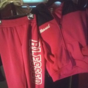 New never been used!!! 2pc pants and jacket with hood set ✨